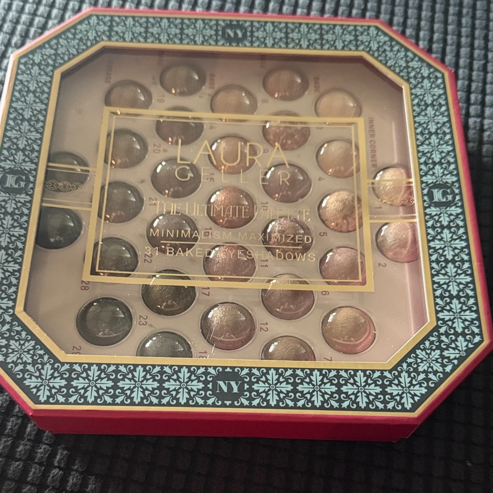 Laura Geller Baked Eyeshadow Palette with Gold and Brown Hues